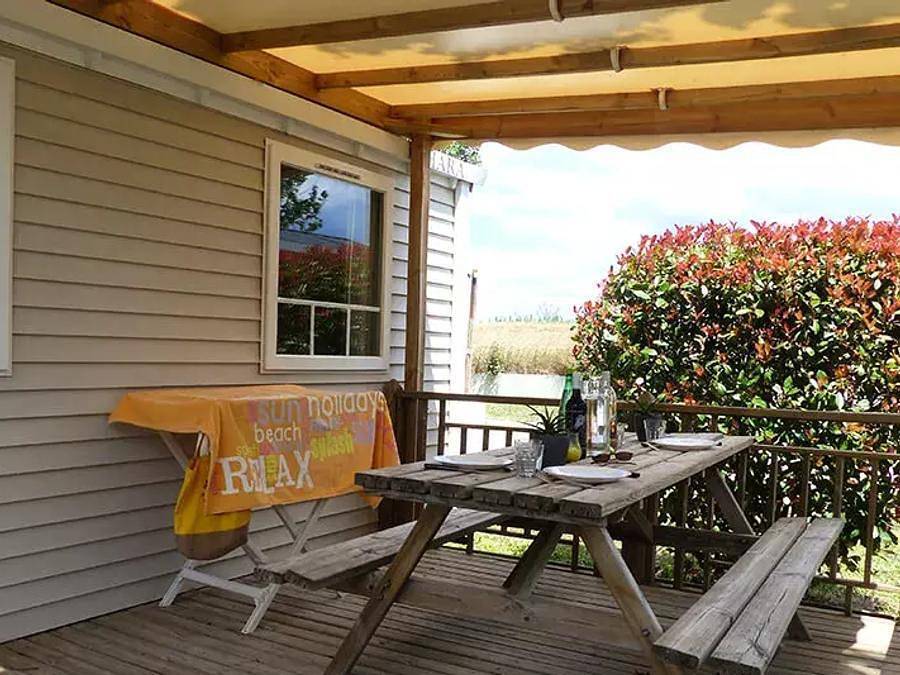 Camping Le Camarguais - Mobilhome 6 personas - Mobil-Home Bandido Standard 4 Habitaciones 6 Personas Aire Acondicionado in Lattes, Côte d'Améthyste