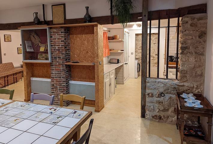 Gîte pour 14 personnes, avec jardin à Champaubert