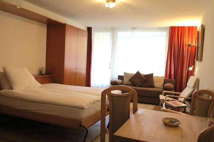 Ganze Wohnung, Zentral gelegenes Wohnhaus mit Ferienapartments in St. in St. Moritz 3 Bad, St. Moritz