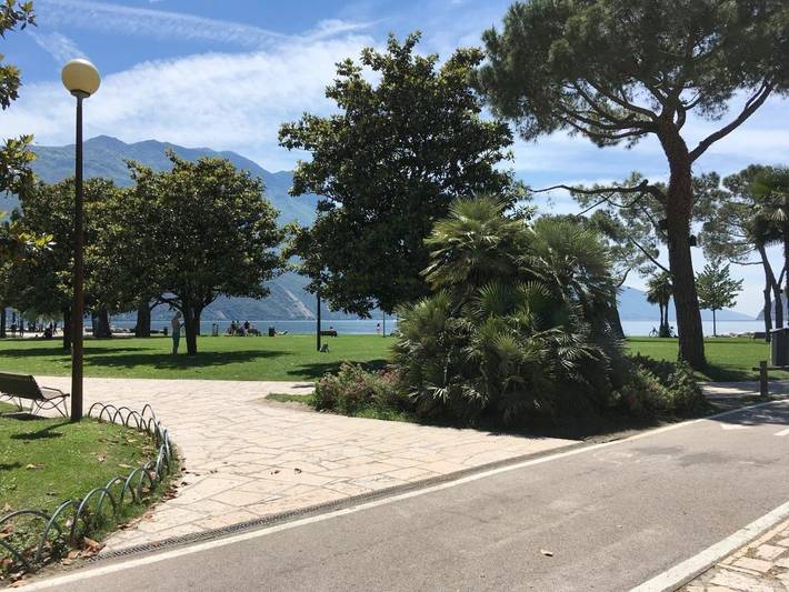 Ferienwohnung für 3 Personen, mit Seeblick und Ausblick sowie Garten, mit Haustier in Riva del Garda