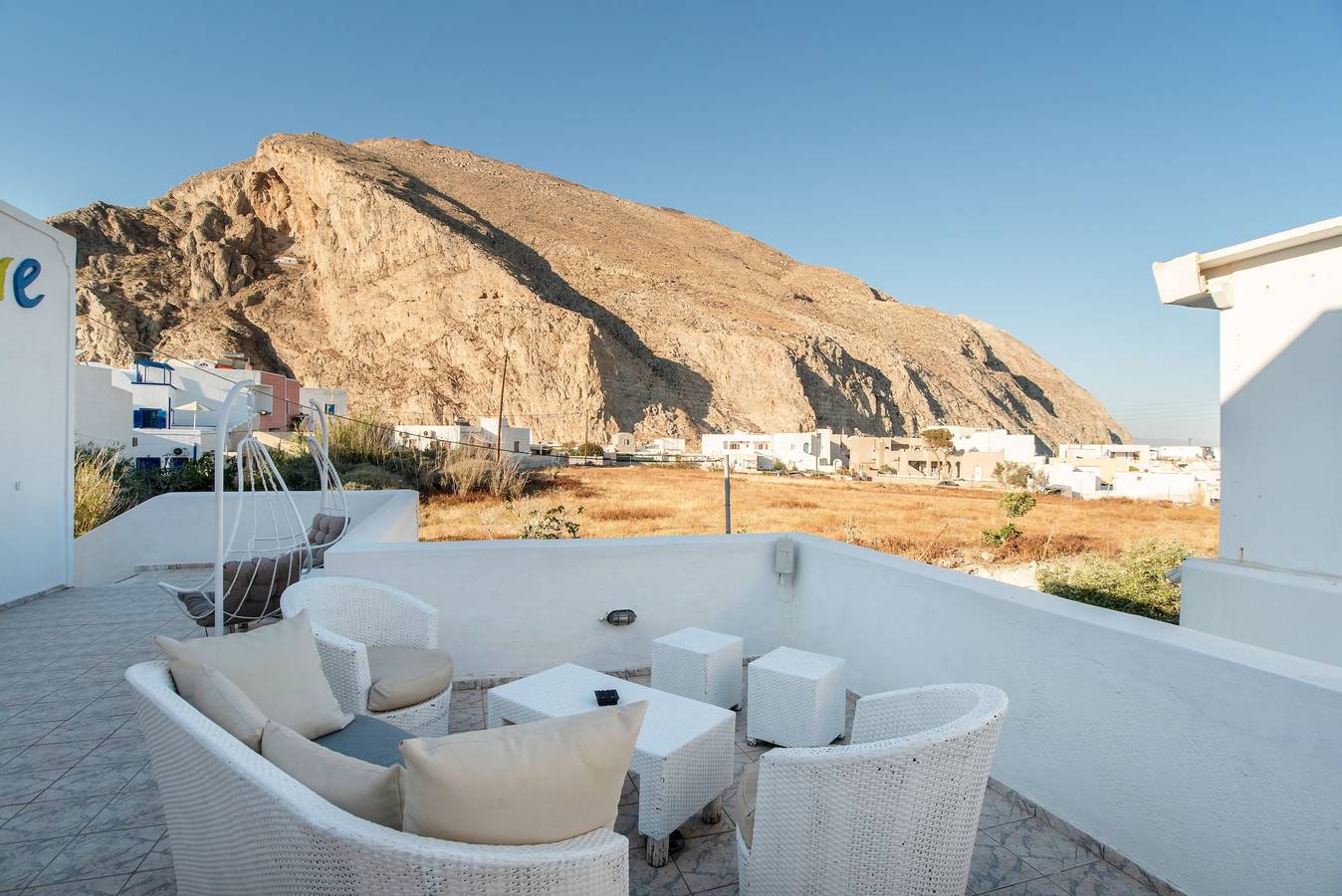 Chambre Double Économique avec Vue sur la Montagne, Wi-Fi et Climatisation in Plage d'Perivolos, Perissa