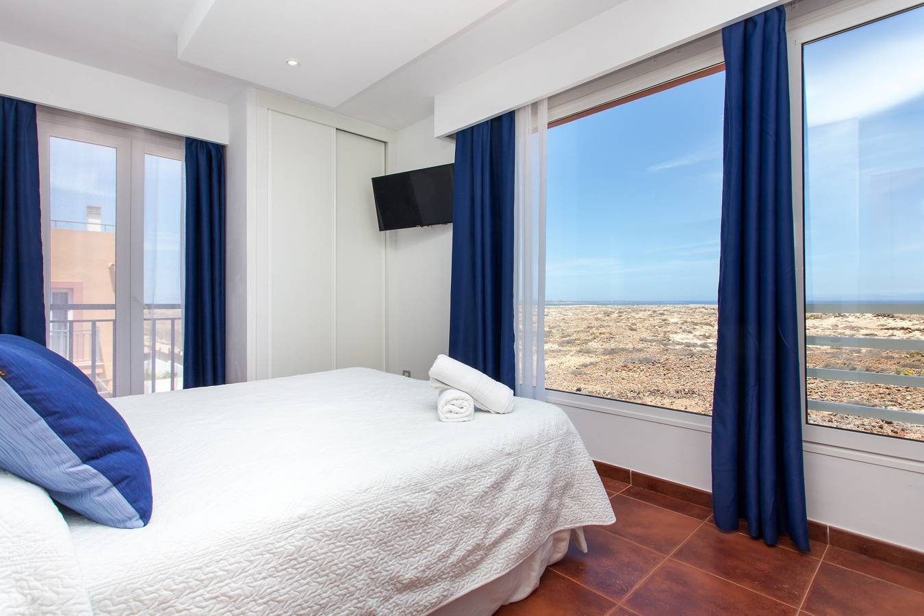 Casa de férias "Emma - Mirador de las Dunas" com vista para o mar, piscina e Wi-Fi in Geafond, La Oliva