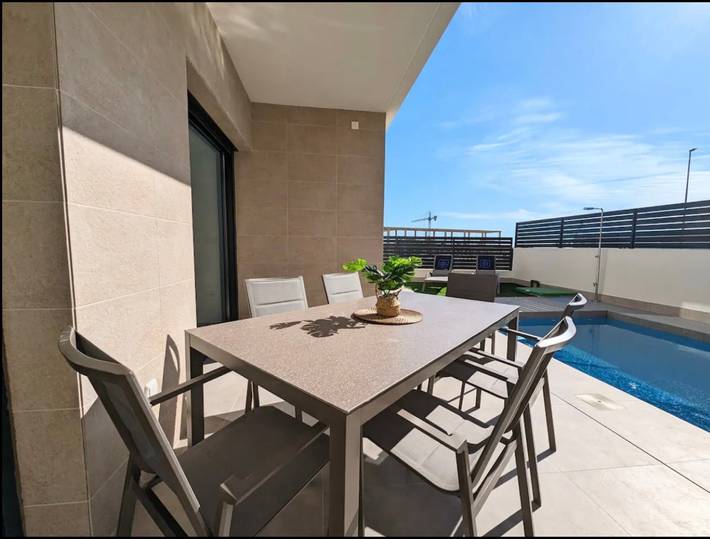 Villa « Spacieuse en angle avec piscine privée, Wi-Fi et climatisation » in La Herrada, Los Montesinos