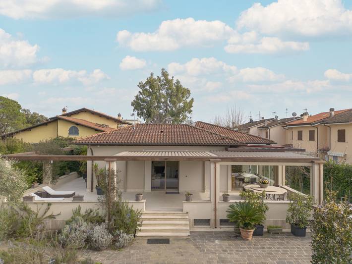 Ferienhaus für 6 Personen, mit Terrasse und Garten in Forte dei Marmi