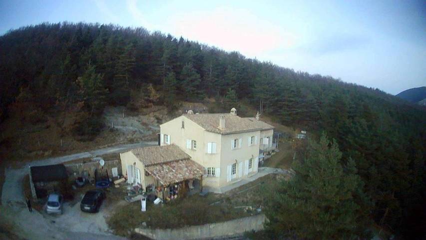 Gîte pour 7 personnes, avec jardin et bassin pour enfant, adapté aux familles à Soleilhas
