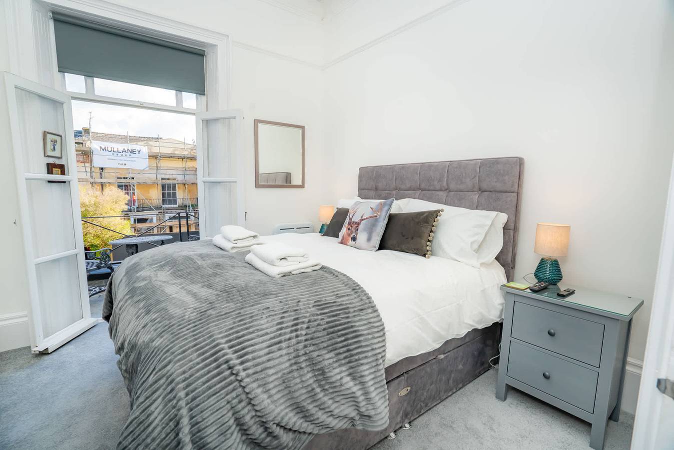 Entire apartment, 2Br Apartment with balcony | Central Cheltenham in Cheltenham, Gloucestershire