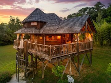 Chambre d’hôte pour 4 personnes, avec jacuzzi et jardin ainsi que sauna et piscine à Carsac-Aillac