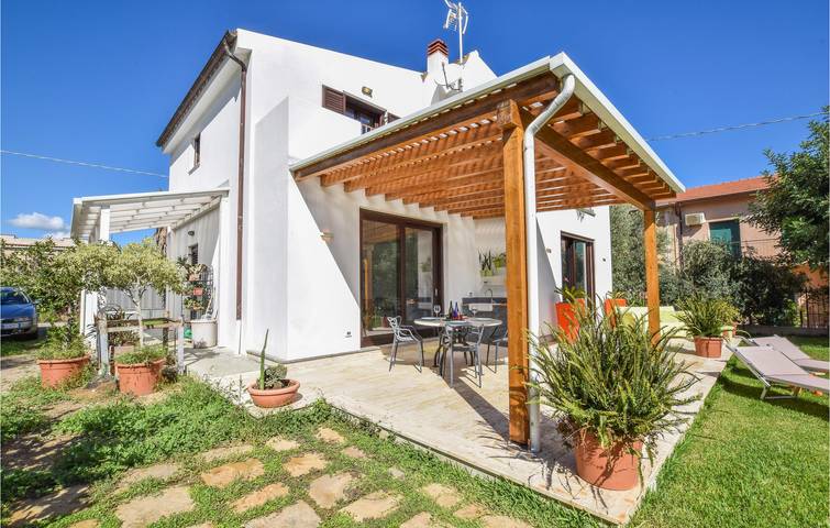 Sea View Apartment with Pool & Garden - 2km to Coast, 500m to Restaurant in Trabia, Palermo Province