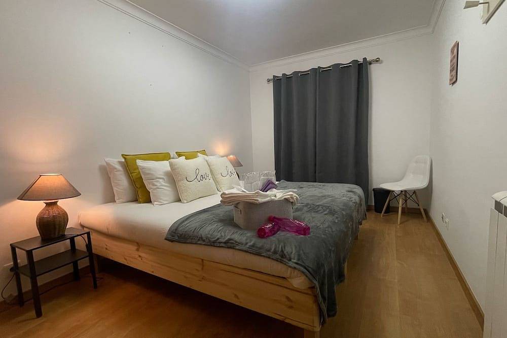 Apartamento entero, Room for 2 people with Wc Living Room and Kitchen in Montijo, Halbinsel von Setúbal