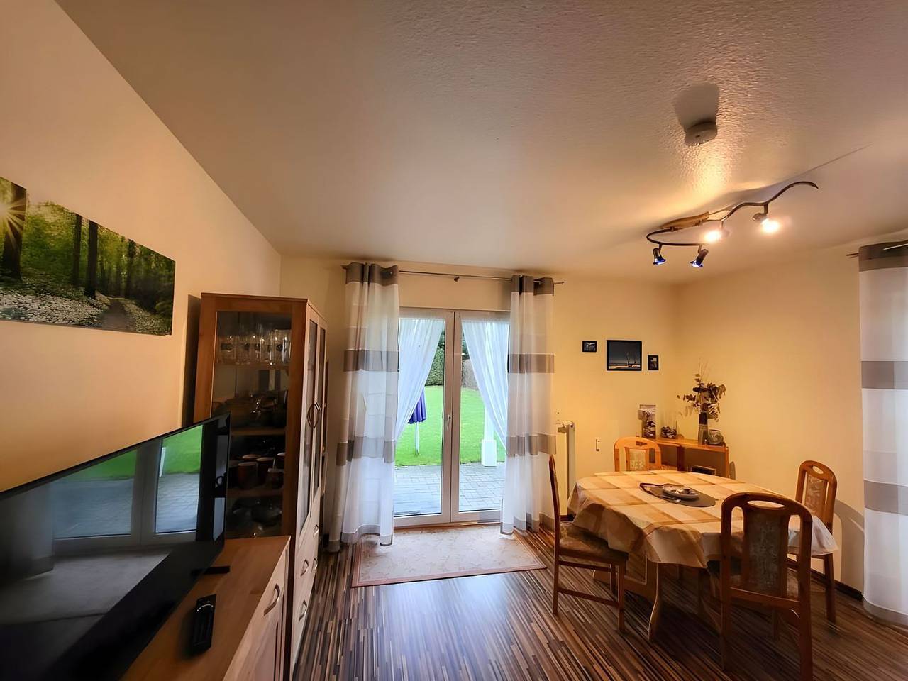 Ganze Wohnung, Ferienwohnung in Nienhagen: 70 m² mit Terrasse, Garten und Strandnähe (500 m) in Ostseebad Nienhagen, Nienhagen