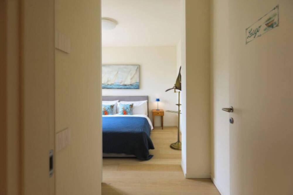 Modern Elegance with Stunning Mountain & Partial Lake Views in Menaggio, Commune de Menaggio