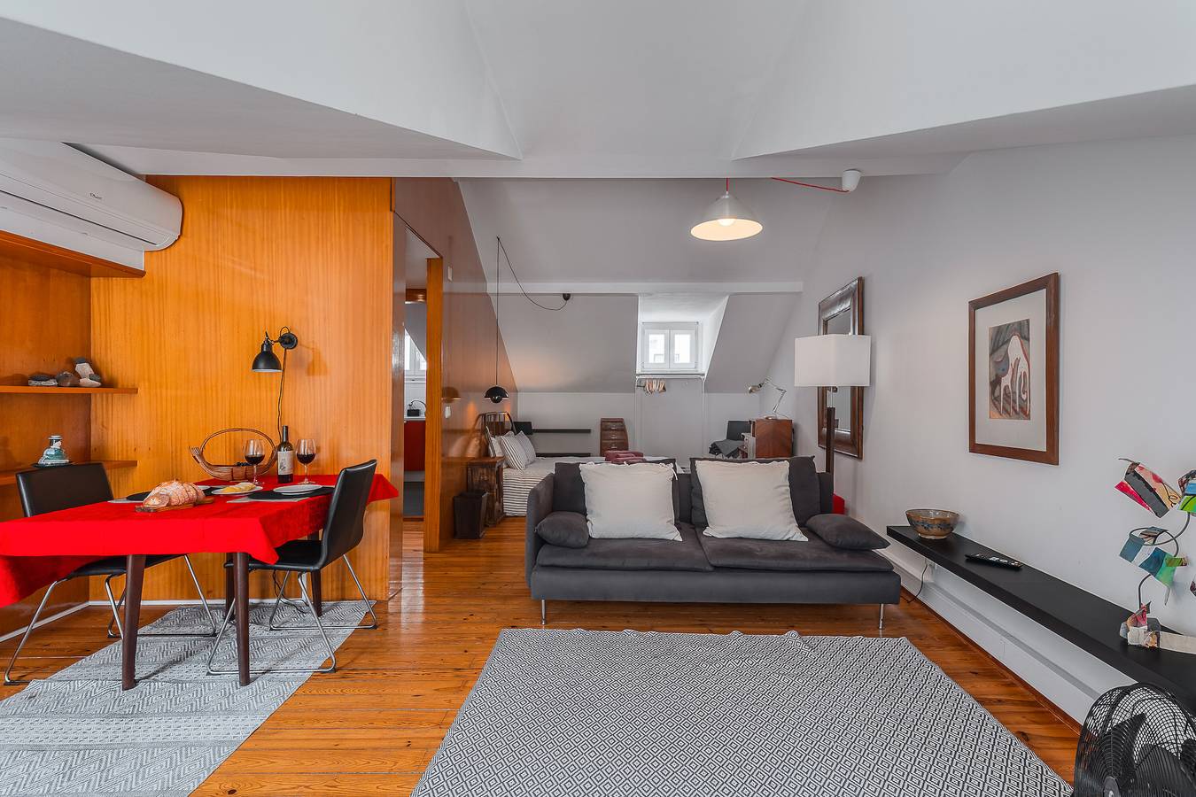 Ganze Wohnung, Ferienwohnung 'Madragoa' mit Privatterrasse, Balkon und Wi-Fi in Lissabon, Costa de Lisboa