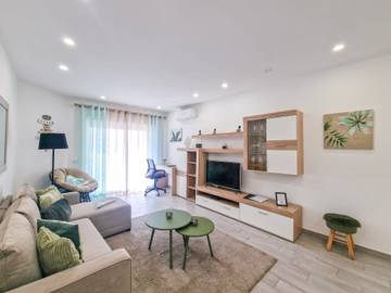 Apartamento De Férias para 5 Pessoas em Praia da Rocha, Portimão, Foto 1