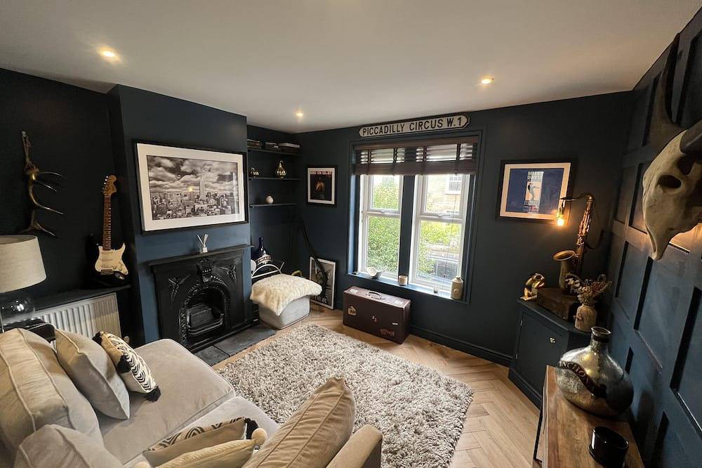 Petfriendly- Sleeps 6- Privategarden- Freeparking in Guildford, Surrey