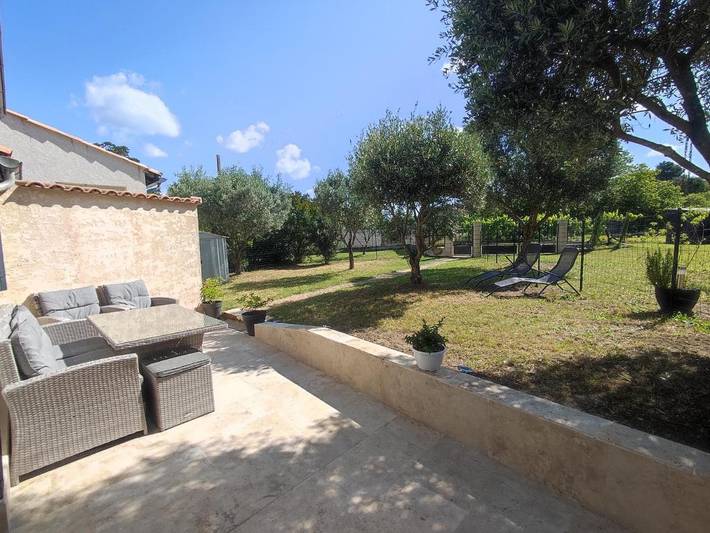 Gîte pour 3 personnes, avec jardin à Montaren-et-Saint-Médiers - 2
