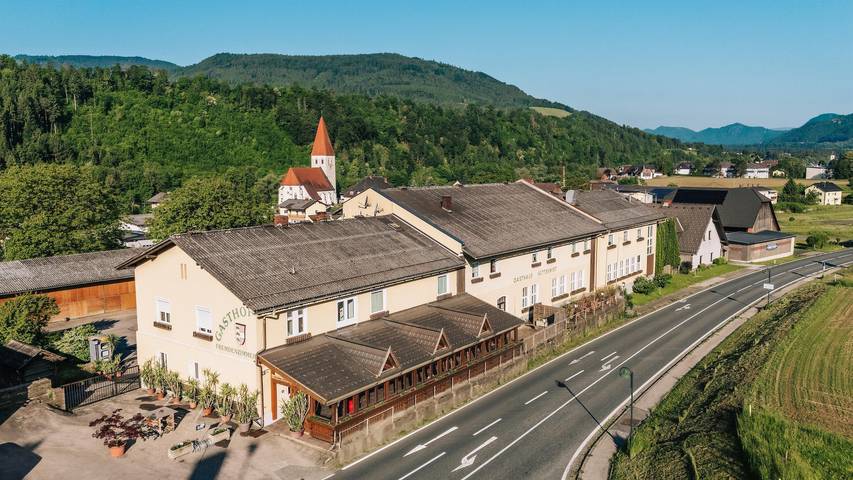 Hotel für 3 Personen, mit Balkon und Garten, kinderfreundlich - 1