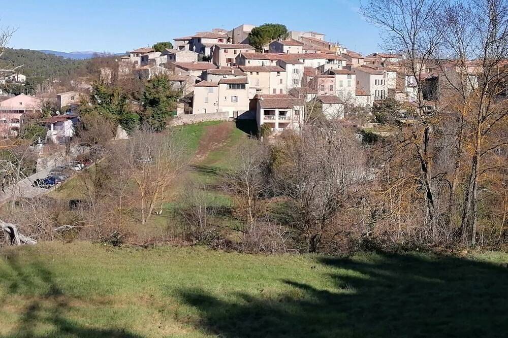 Charmante Maison de Village in Carcès, Región Brignoles