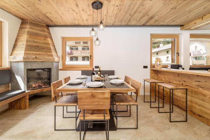 Ganze Wohnung, Ferienwohnung "Eisenholz" in Pistennähe mit 2 Balkonen und Wlan in Livigno (Stadt), Livigno