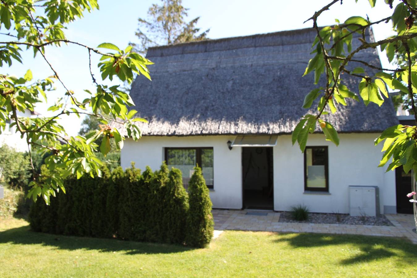 Holiday Home '1' with Private Terrace, Shared Garden and Wi-Fi in Lubmin, Vorpommern Greifswald
