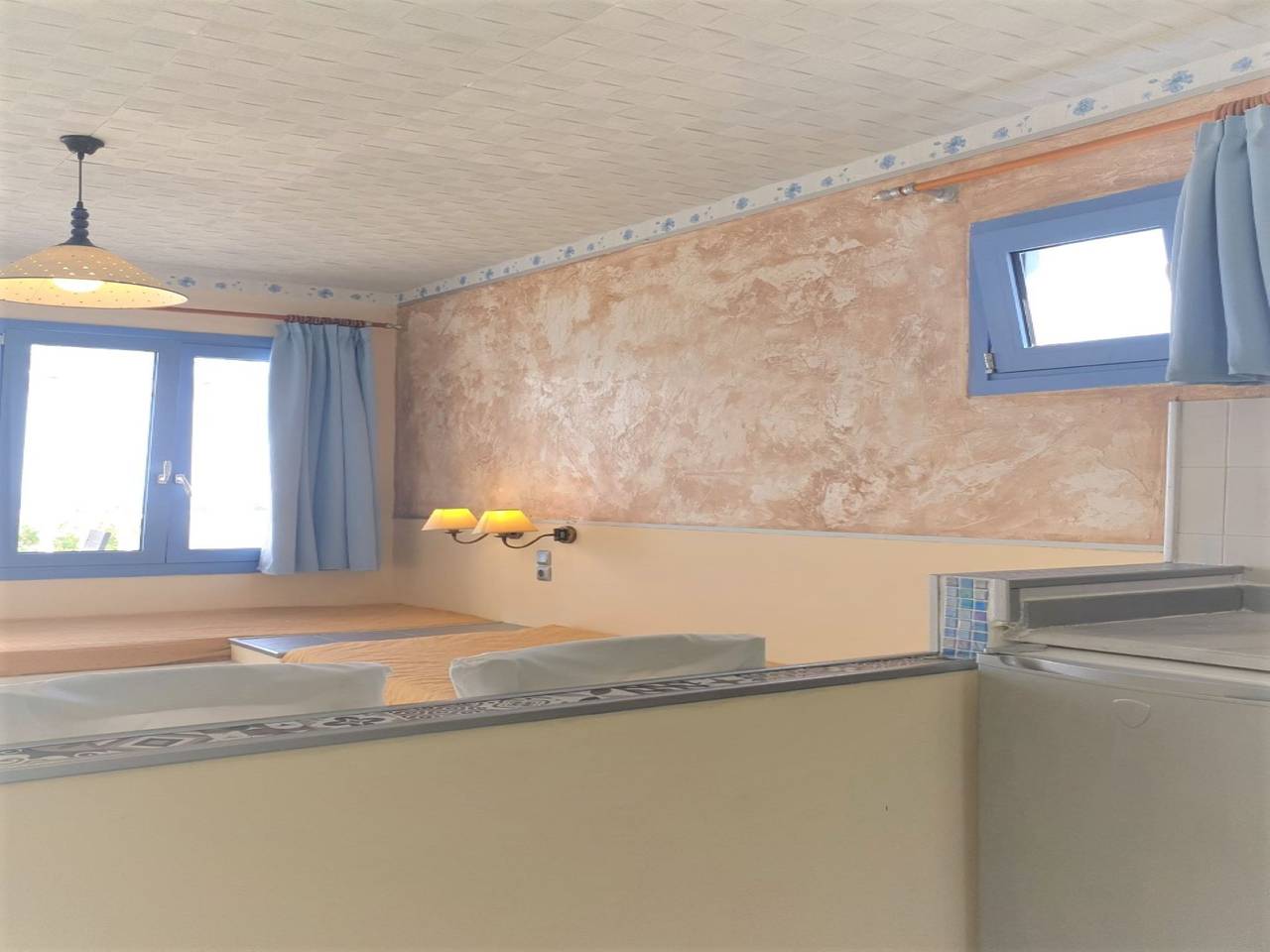 Ganze Wohnung, Standard-Großraumwohnung in der blauen Ägäis mit Gemeinschaftspool, Küche und Klimaanlage in Koutouloufari, Iraklio-Heraklion und Umgebung