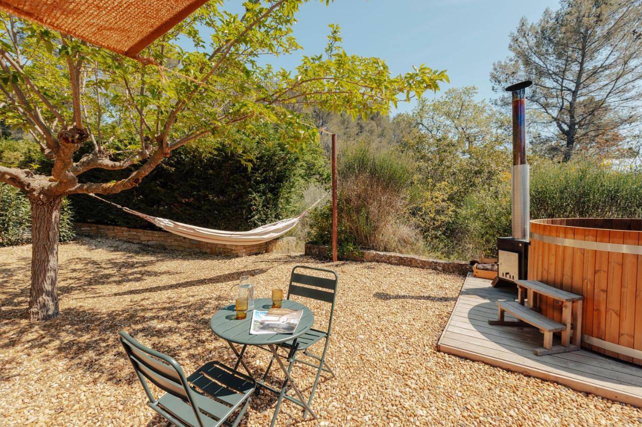 Cabanon Tihou Bain nordique & piscine refuge romantique en Provence in Le Beausset, Côte méditerranéenne (France)