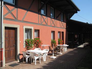 Gîte pour 4 personnes, avec jardin à Wettolsheim