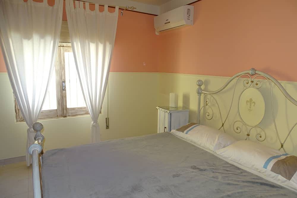 Stilvolle Villa mit schönem Blick v. der Dachterrasse über Olivenhaine aufs Meer in Specchiarica, Manduria