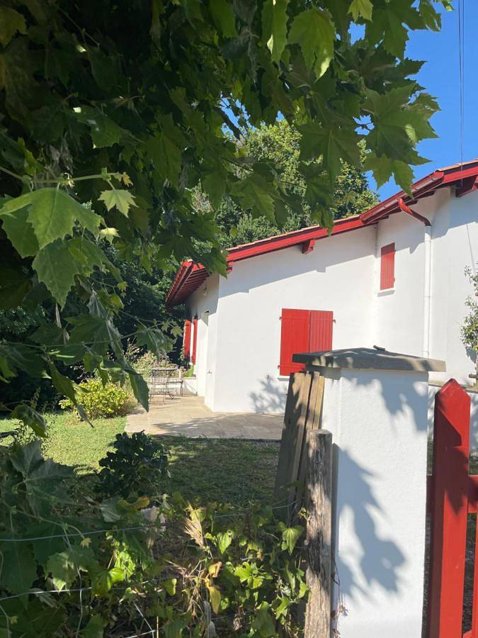 Location de vacances pour 4 personnes, avec Terrasse et Jardin ainsi que Sauna et Vue à Bidache