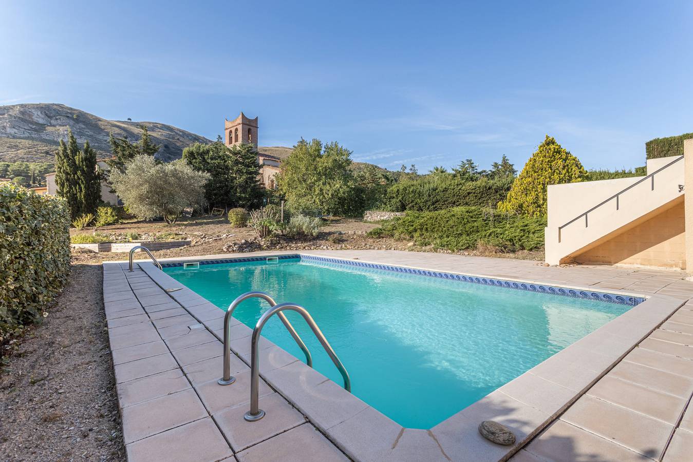 Cottage 'Dels Ocells' with Sea View, Shared Pool and Wi-Fi in Camélas, Perpignan region