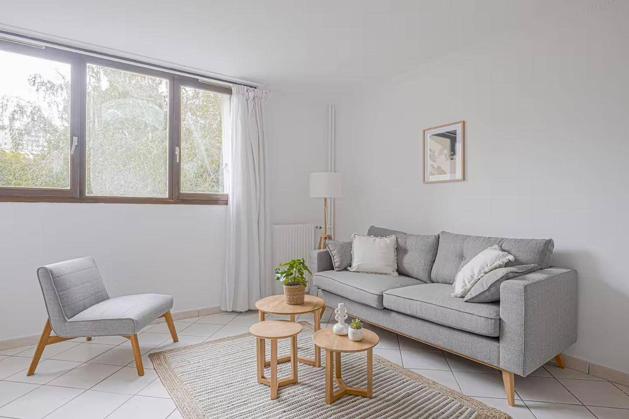 Appartement entier, Three-Bedroom Apartment in Bobigny, Seine-Saint-Denis