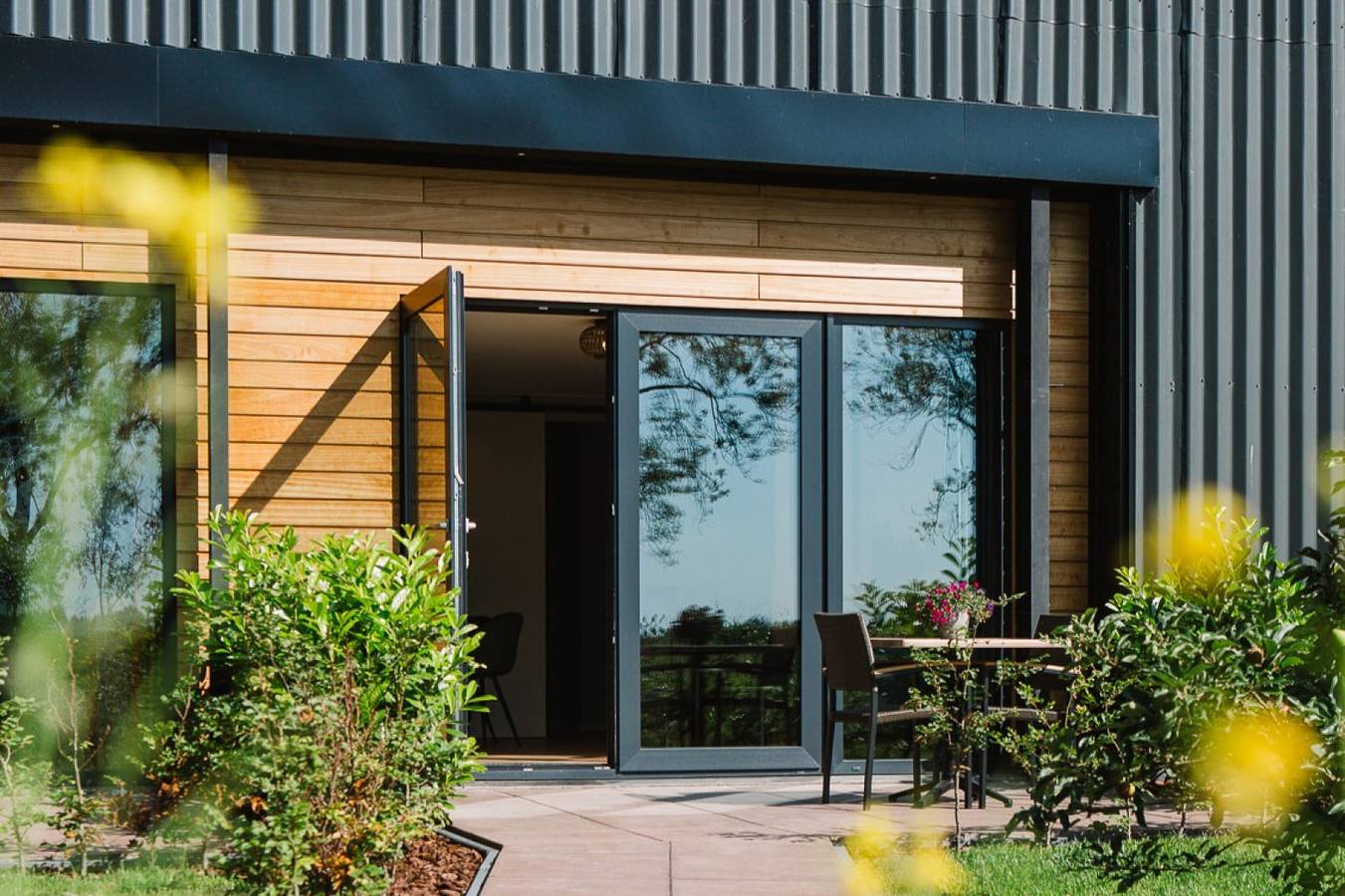 Ganze Wohnung, Charmantes 2P-Apartment auf einem Minicampingplatz im Nationalpark Weerribben-Wieden in Ossenzijl, Nationalpark Weerribben-Wieden