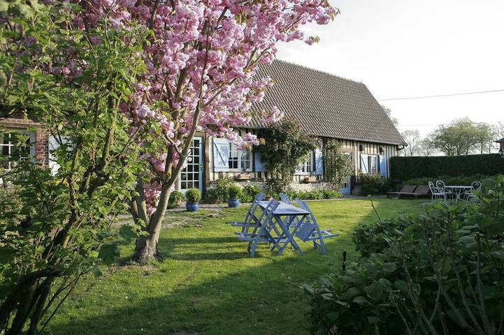 Gîte pour 10 personnes, avec jardin à Sainte-Colombe