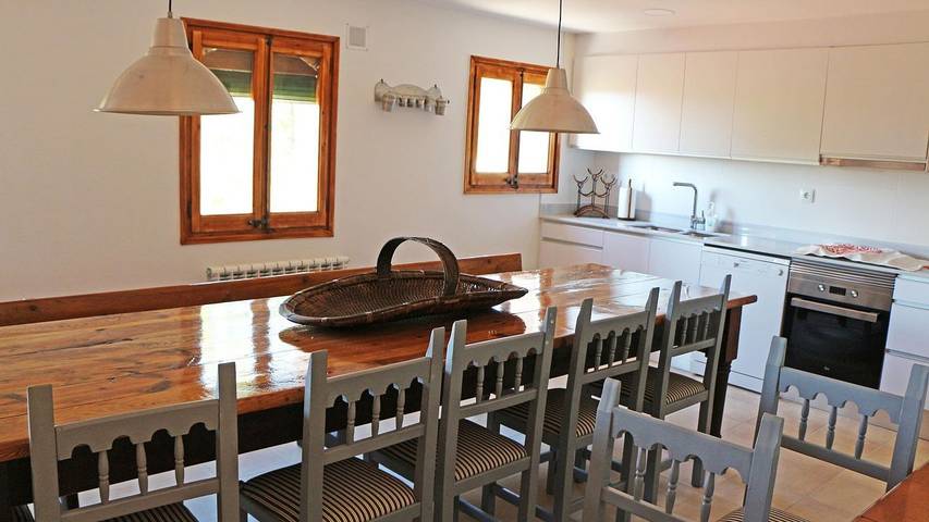 Chalet para 16 personas, con jardín, Se admiten mascotas en Bages - 3