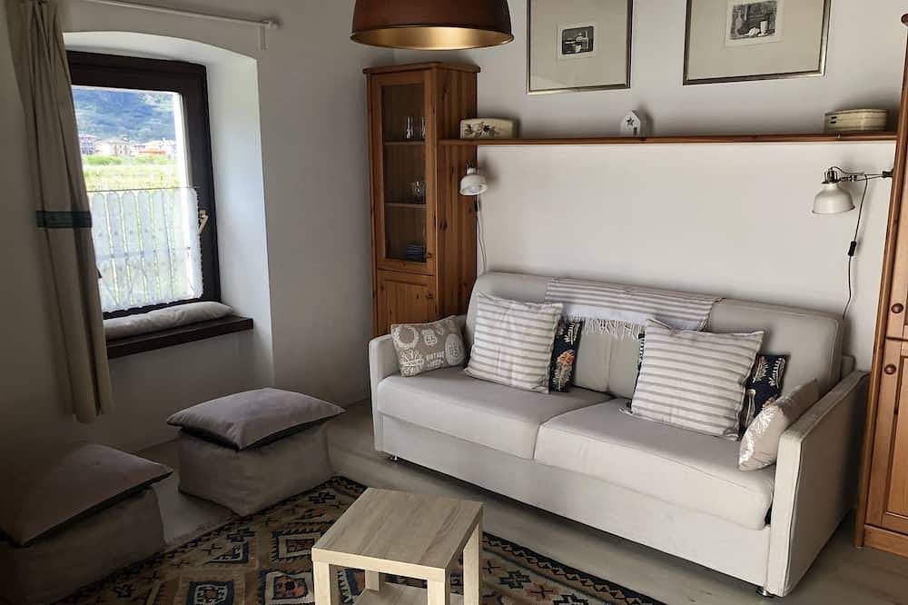 Vacation home with garden in Arco, Gardasee-Berge
