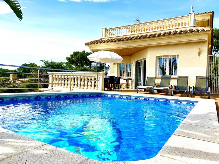 Ferienhaus für 8 Personen, mit Meerblick und Garten sowie Pool, mit Haustier - 1