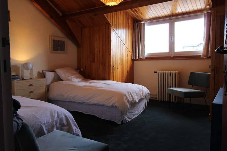 Location de vacances pour 9 personnes, avec terrasse ainsi que piscine et jardin à Poubeau - 3