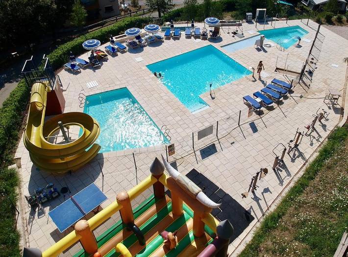 Location de vacances pour 2 personnes, avec jacuzzi ainsi que terrasse et piscine, animaux acceptés à Villefort - 3