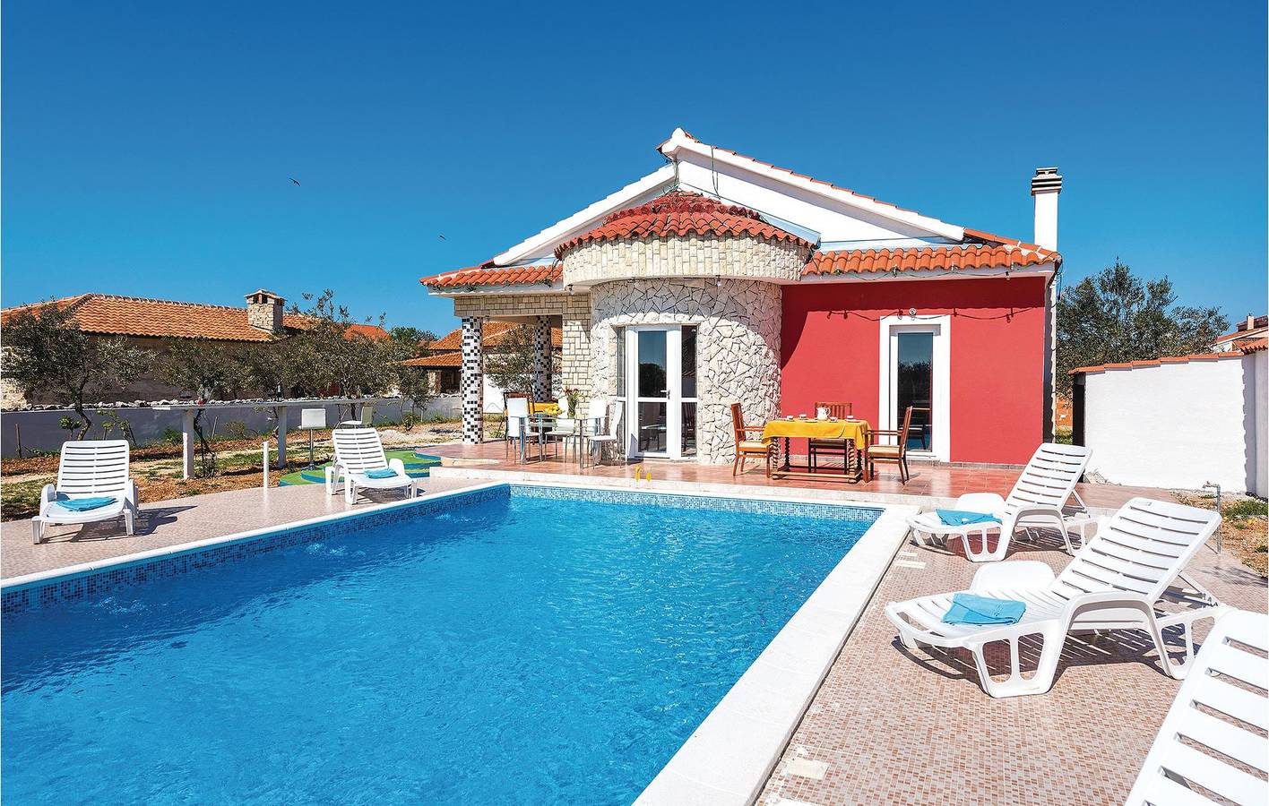 Casa de vacaciones para 10 personas con terraza in Condado de Šibenik-Knin