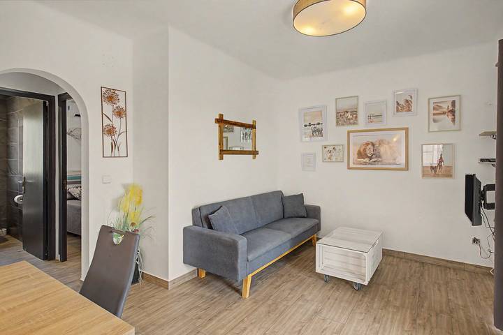 Appartamento intero, Appartamento con giardino privato, piscina, terrazza e WiFi in zona tranquilla di Roses in Els Grecs, Roses