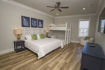 Vacation House for 28 Guests in Orange Beach, Mobile Bay, Picture 2
