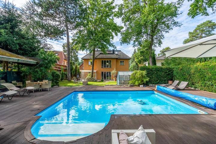 Villa für 10 Personen, mit Pool und Sauna in Brandenburg