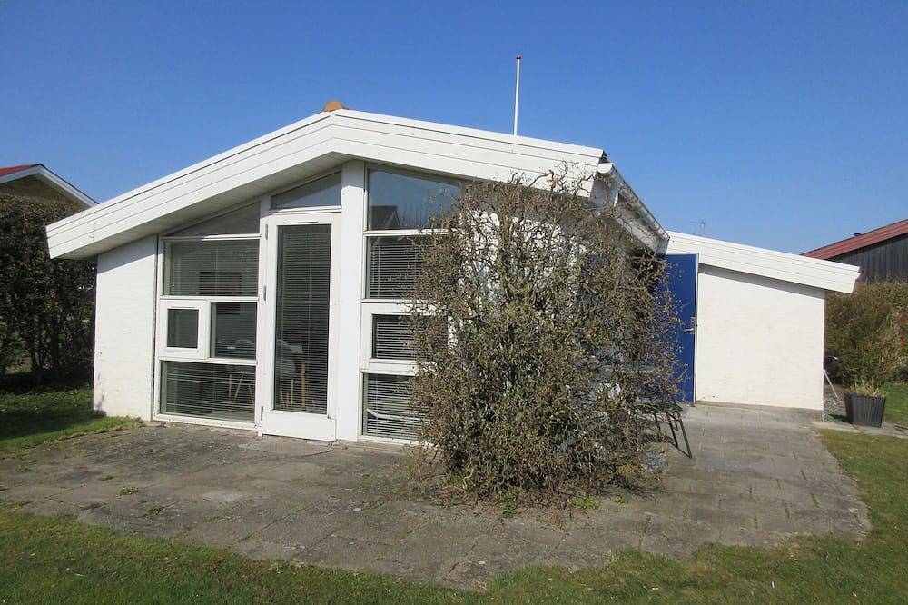 Lovely cottage with fjord views over the Limfjord and close to beach with jetty in Nyköbing Mors, Morsø