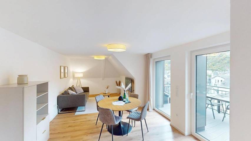 Ferienwohnung für 4 Personen, mit Ausblick und Balkon in Reichsburg Cochem