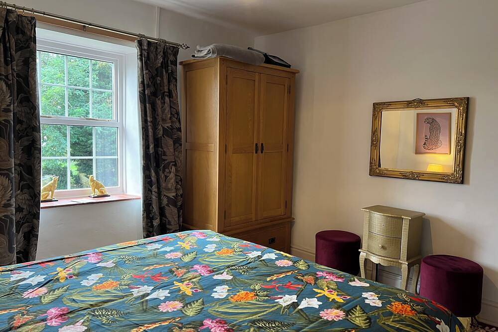 Bijou Bolthole in Blakeney for 2,parking,patio,lawn & close to Quay,pubs & shops in Blakeney, Norfolk Coast
