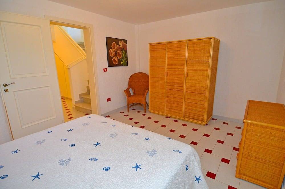 Luxury villa with large terrace and sea view garden in Marina di San Gregorio, Patù