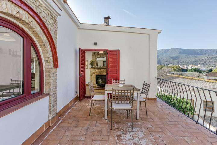 Casa de vacaciones 'Ca La Yaya' con vistas a la montaña, Wi-Fi y aire acondicionado in Llansá, Alt Empordà