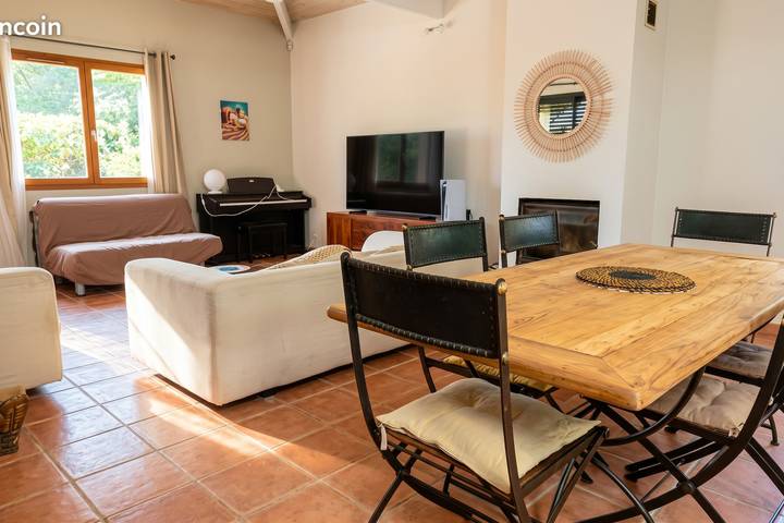 Villa élégante à La Teste-de-Buch avec piscine privée in La Teste-de-Buch, Région d'Arcachon