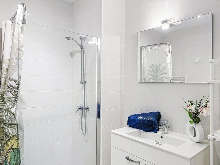 Gîte pour 4 personnes, avec jardin et terrasse dans Saint-Aygulf - 4