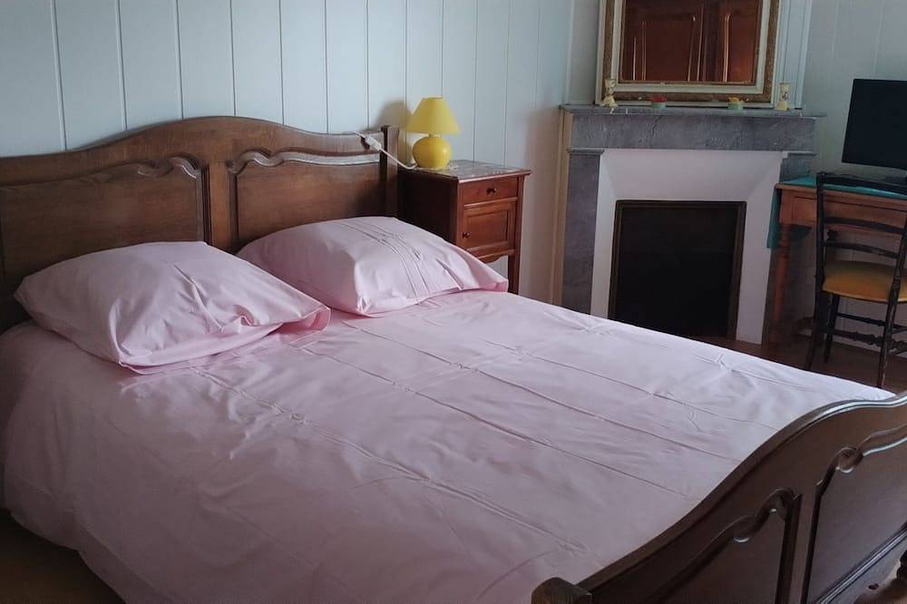 Large villa with garden near La Bourboule in Murat-le-Quaire, Volcans d'Auvergne Regional Nature Park