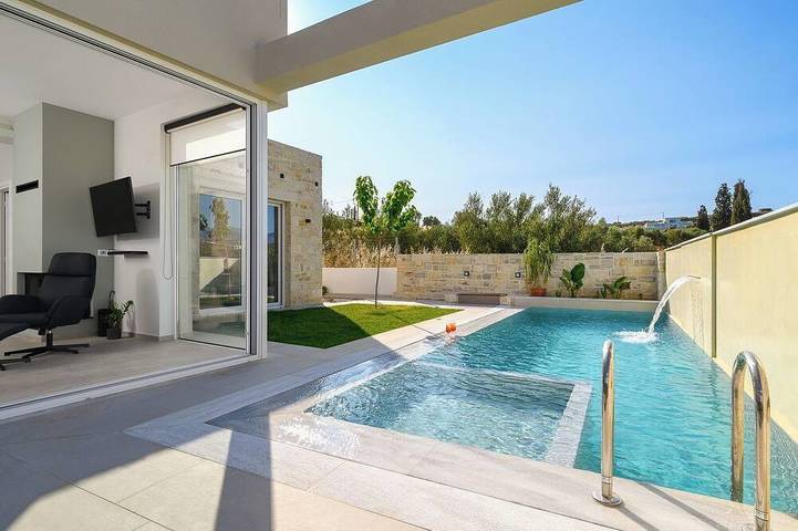 Ferienhaus für 4 Personen, mit Terrasse und Garten in Pitsidia